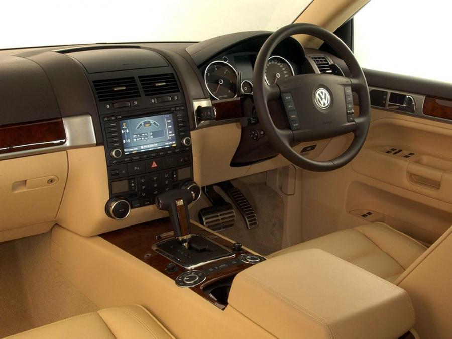  Volkswagen Touareg V10 TDi 2002 года  (ZA) (фото 7 из 10)